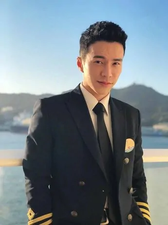 Vương Quan Dật